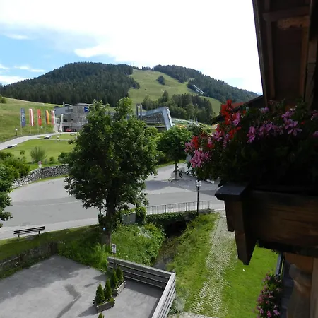 Edelweiss Homestay *