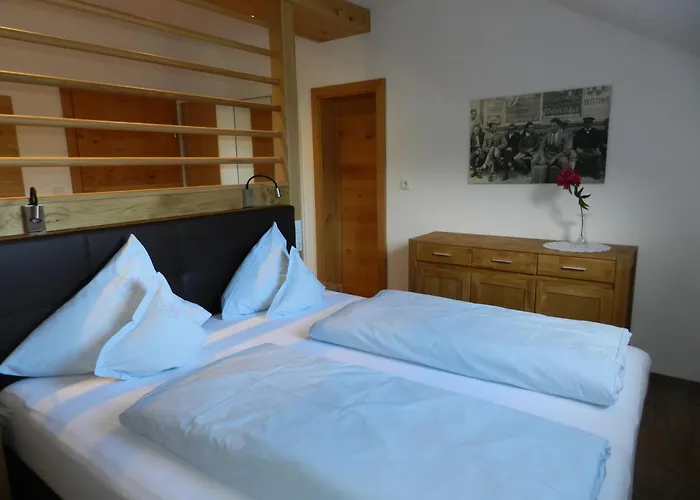 Проживання в сім'ї Edelweiss *