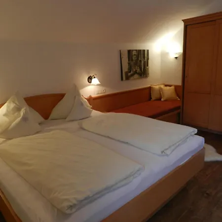 Edelweiss Homestay *